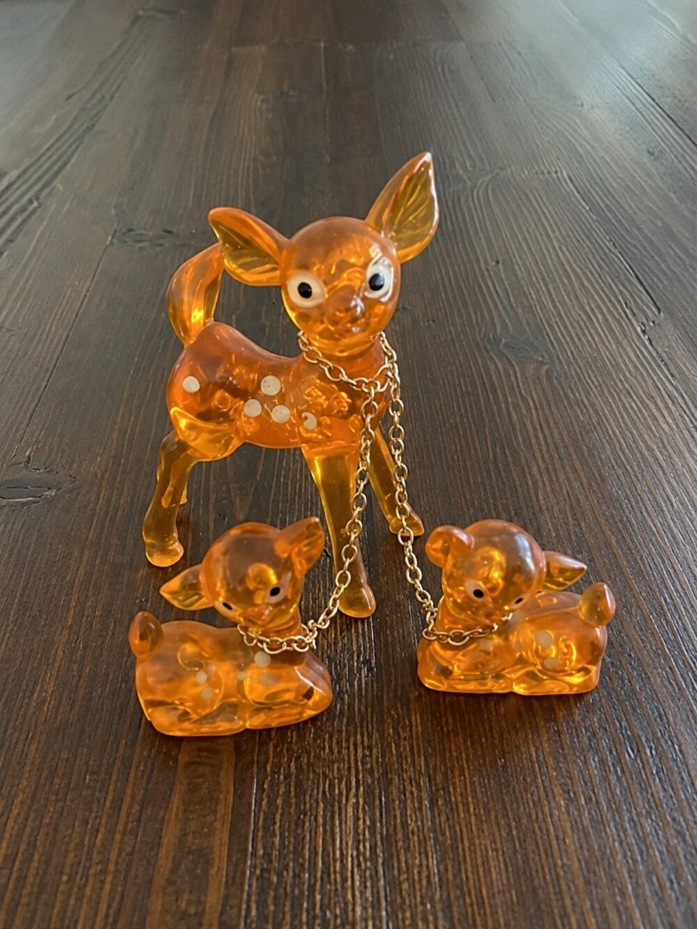 Vintage Lucite Amber Deer Family Figurines Mother Fawns Chain Christmas Kitsch